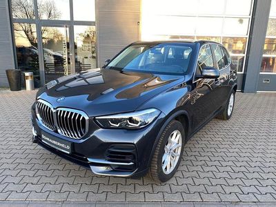 Grau Gebraucht 2022 BMW X5 SUV | 47.490 € (Guter Preis)