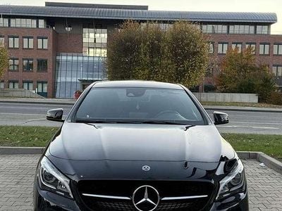 Gebraucht Mercedes CLA180 Urban 122 PS (89 kW) 2018 Schwarz Limousine