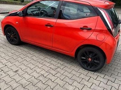 Gebraucht Toyota Aygo 69 PS (50 kW) 2014 Orange Kleinwagen