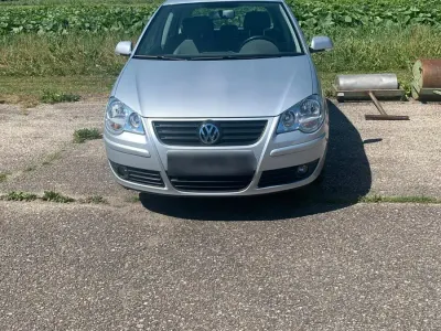 Gebraucht VW Polo 64 PS (47 kW) 2006 Silber Kleinwagen