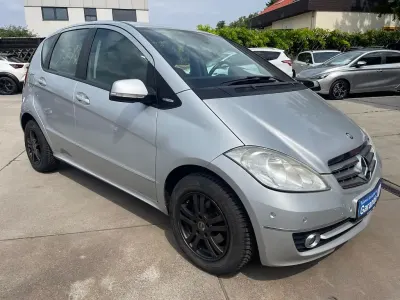 Gebraucht Mercedes A180 Elegance 116 PS (85 kW) 2010 Silber Limousine