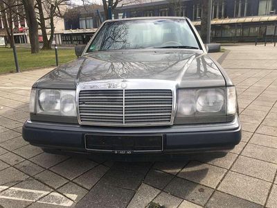 Gebraucht Mercedes E230 Sportline 132 PS (97 kW) 1989 Anthrazitgraumet Limousine