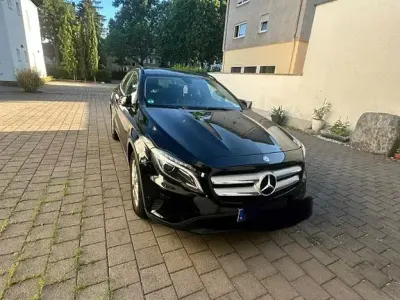 Gebraucht Mercedes GLA200 136 PS (100 kW) 2015 Schwarz SUV
