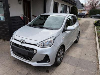 Usata Hyundai i10 Trend 87 CV (63 kW) 2018 Argento Utilitaria