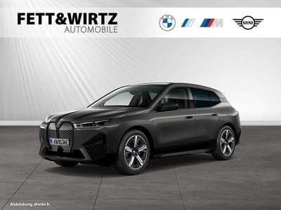 Gebraucht BMW iX Sport Line 384 kW (523 PS) 2024 Sophistograu brillanteffekt metallic SUV