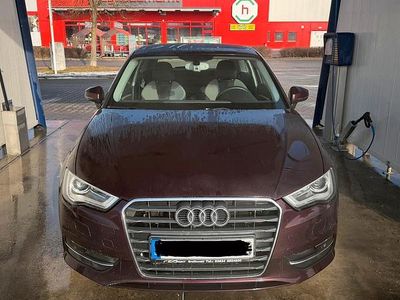 Gebraucht Audi A3 Comfort 122 PS (89 kW) 2012 Rot Kleinwagen
