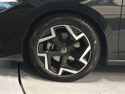 Gebraucht VW Passat Elegance 150 PS (110 kW) 2025 Grenadillschwarz metallic Kombi