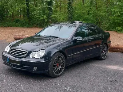 Gebraucht Mercedes C200 Avantgarde 164 PS (120 kW) 2004 Blau Limousine