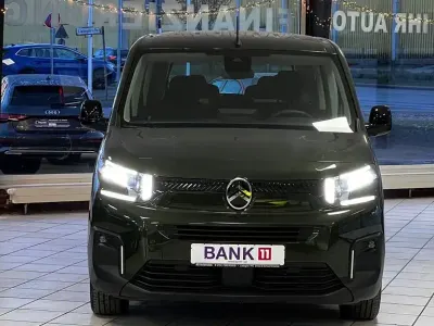 Gebraucht Citroën Berlingo 131 PS (96 kW) 2024 Grün Van / Kleinbus