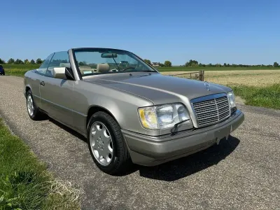 Gebraucht Mercedes E320 220 PS (161 kW) 1994 Gold Cabrio