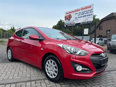 Gebraucht Hyundai i30 Edition 99 PS (72 kW) 2013 Rot Coupé
