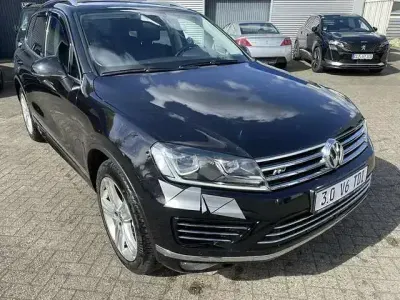 Gebraucht VW Touareg Executive 262 PS (192 kW) 2018 Deep black perleffekt SUV