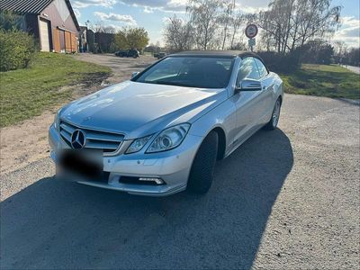 Gebraucht Mercedes E200 183 PS (134 kW) 2011 Silber Cabrio