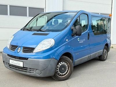 Usado Renault Trafic 114 HP (83 kW) 2010 Azul Monovolume