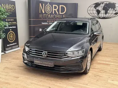 Gebraucht VW Passat 122 PS (89 kW) 2023 Mangangrau metallic (metallic) Kombi