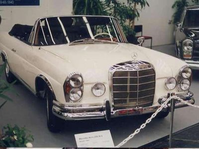 Mercedes 220