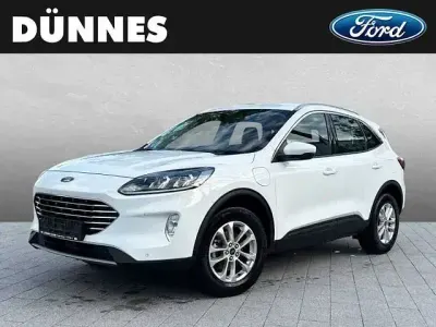 Gebraucht Ford Kuga Titanium 225 PS (165 kW) 2022 Weiß (frostweiß) SUV