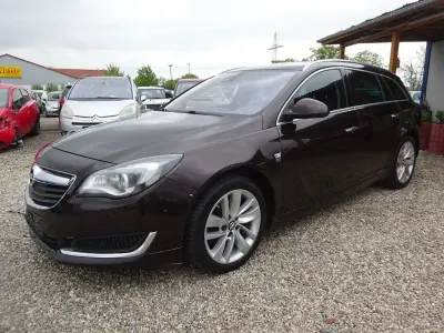 Gebraucht Opel Insignia Innovation 163 PS (119 kW) 2015 Mahogany brown (p2/so) Kombi