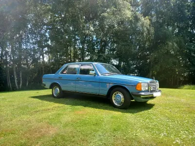 Gebraucht Mercedes 200 60 PS (44 kW) 1981 Blau Limousine