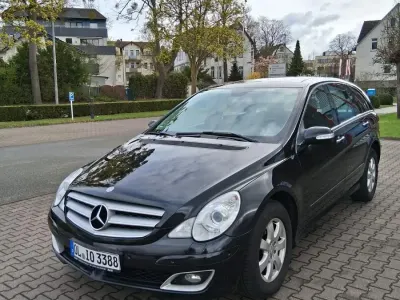 Käytetty Mercedes R320 224 HP (164 kW) 2006 Musta Tila-auto