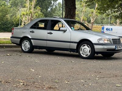 Mercedes C180
