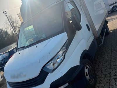 Gebraucht Iveco Daily 150 PS (110 kW) 2017 Weiß Limousine