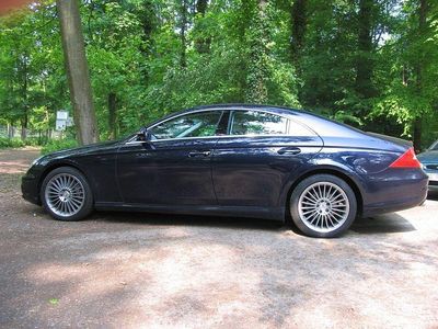 Second-hand Mercedes CLS320 224 CP (164 kW) 2008 Albastru Berlinǎ