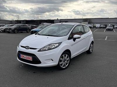 Gebraucht Ford Fiesta Trend 80 PS (58 kW) 2010 Weiß Kleinwagen