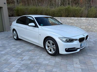 Usata BMW 320 Sport Line 184 CV (135 kW) 2013 Bianco Berlina