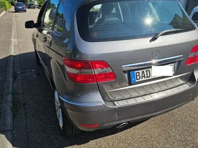 Gebraucht Mercedes B180 Sport Edition 109 PS (80 kW) 2010 Grau Kleinwagen
