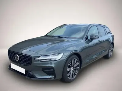 Gebraucht Volvo V60 Plus 197 PS (144 kW) 2025 Manufacturer Kombi