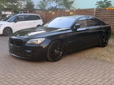 Gebraucht BMW 750 M Sport 408 PS (300 kW) 2012 Schwarz Limousine