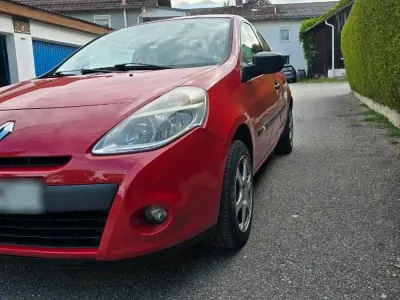 Gebraucht Renault Clio 75 PS (55 kW) 2010 Rot Kleinwagen