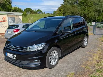 Gebraucht VW Touran Comfortline 150 PS (110 kW) 2018 Schwarz Van / Kleinbus