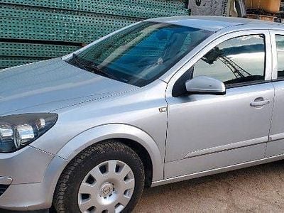 Gebraucht Opel Astra 90 PS (66 kW) 2006 Silber Limousine