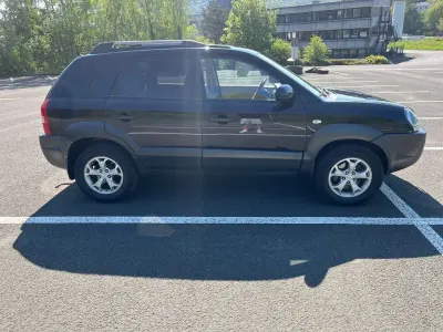 Używany Hyundai Tucson GLS 141 KM (103 kW) 2009 Czarny SUV
