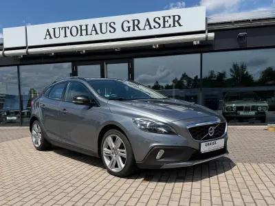 Gebraucht Volvo V40 Summum 190 PS (139 kW) 2014 Silber Kleinwagen