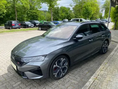 Uusi Skoda Octavia Lounge 265 HP (194 kW) 2025 Harmaa Sedan