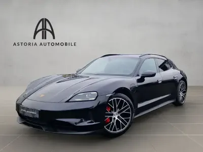 Begagnad Porsche Taycan 4S Chrono 439 kW (598 HK) 2024 Svart Sedan