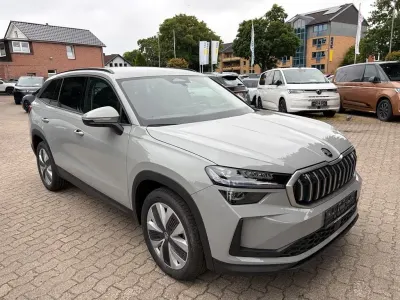 Neu Skoda Kodiaq Selection 193 PS (141 kW) 2025 Grau SUV