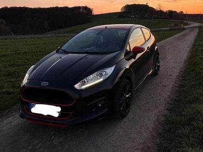 Gebraucht Ford Fiesta Sport 140 PS (102 kW) 2015 Schwarz Limousine
