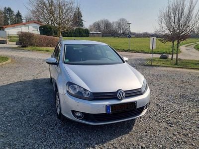 Gebraucht VW Golf VI Team 105 PS (77 kW) 2010 Silber Kleinwagen