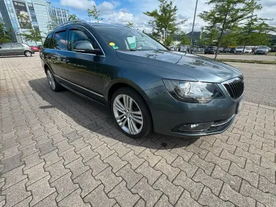 Gebraucht Skoda Superb 140 PS (102 kW) 2015 Kombi