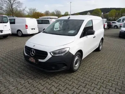 Używany Mercedes Citan 110 95 KM (69 kW) 2023 Biały Minivan