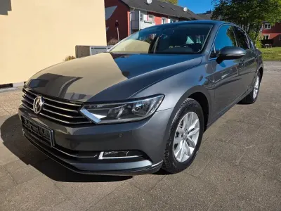 Gebraucht VW Passat Comfortline 150 PS (110 kW) 2017 Grau Limousine