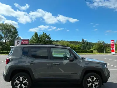 Gebraucht Jeep Renegade Trailhawk 240 PS (176 kW) 2022 Grau SUV