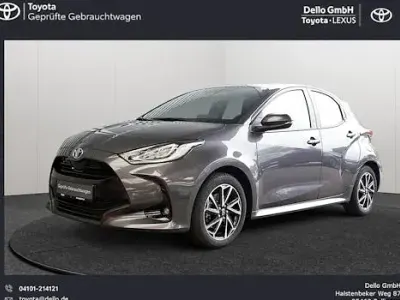 Gebraucht Toyota Yaris Hybrid Team 116 PS (85 kW) 2022 Grau Limousine