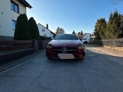 Gebraucht Mercedes A250 Progressive 218 PS (160 kW) 2023 Rot Limousine