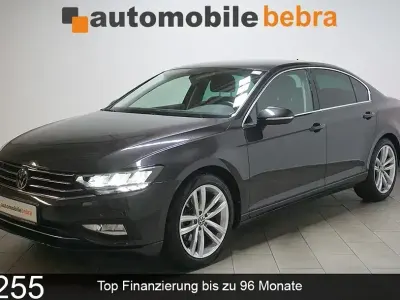 Gebraucht VW Passat R-line 200 PS (147 kW) 2021 Mangangrau Limousine