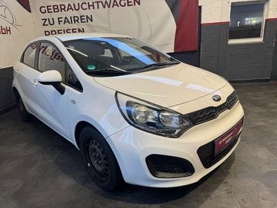 Weiß Gebraucht 2014 Kia Rio Edition 7 Limousine | 3.990 € (Guter Preis)